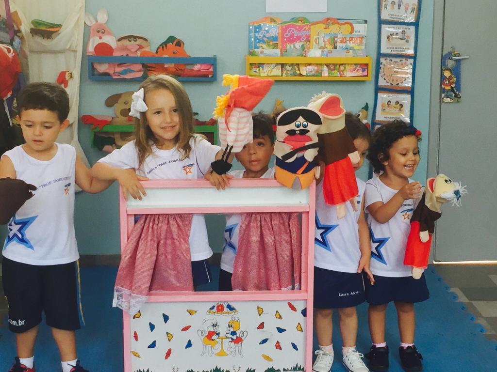Educação Infantil “Cantinho do Faz de conta” Crianças se divertem na brinquedoteca Escola Educação Infantil “Cantinho do Faz de conta” Crianças se divertem na brinquedoteca Escola