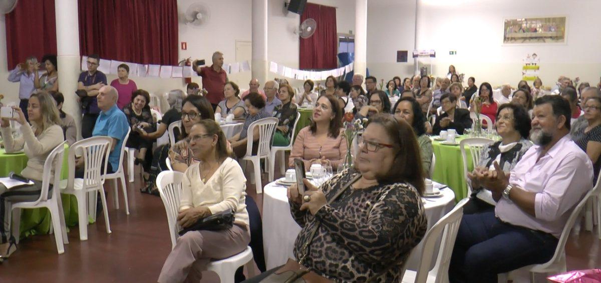 Tarde de carinho e ternura marca encontro entre netos e avós na Escola "Prof. Jairo Grossi"